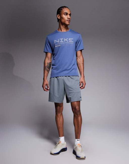 Nike Winter Miler t-shirt in blue and silver, 2 of 5