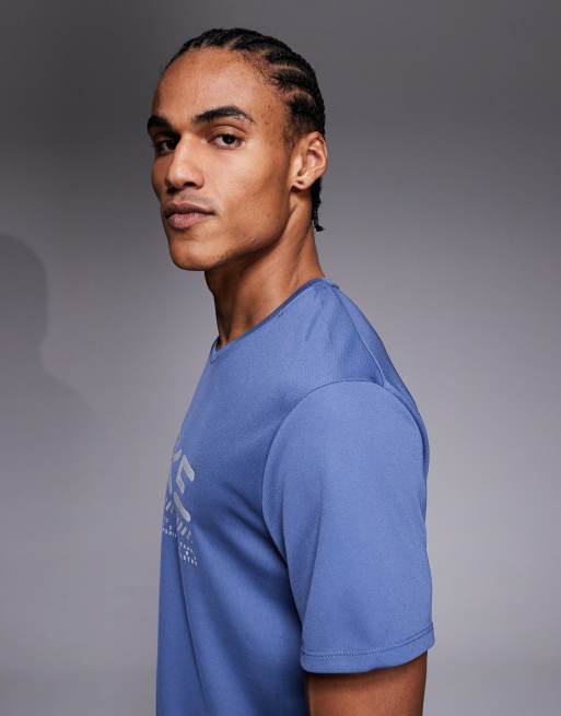 Nike Winter Miler t-shirt in blue and silver, 3 of 5