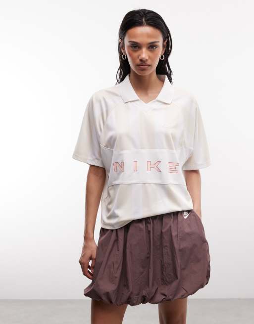 Nike woven bubble skirt in brown, 2 of 5