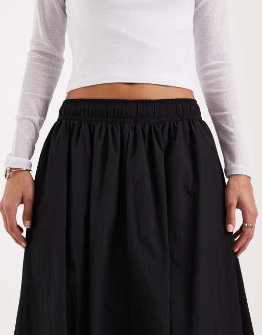 Nike woven full length bubble skirt in black , 3 of 5
