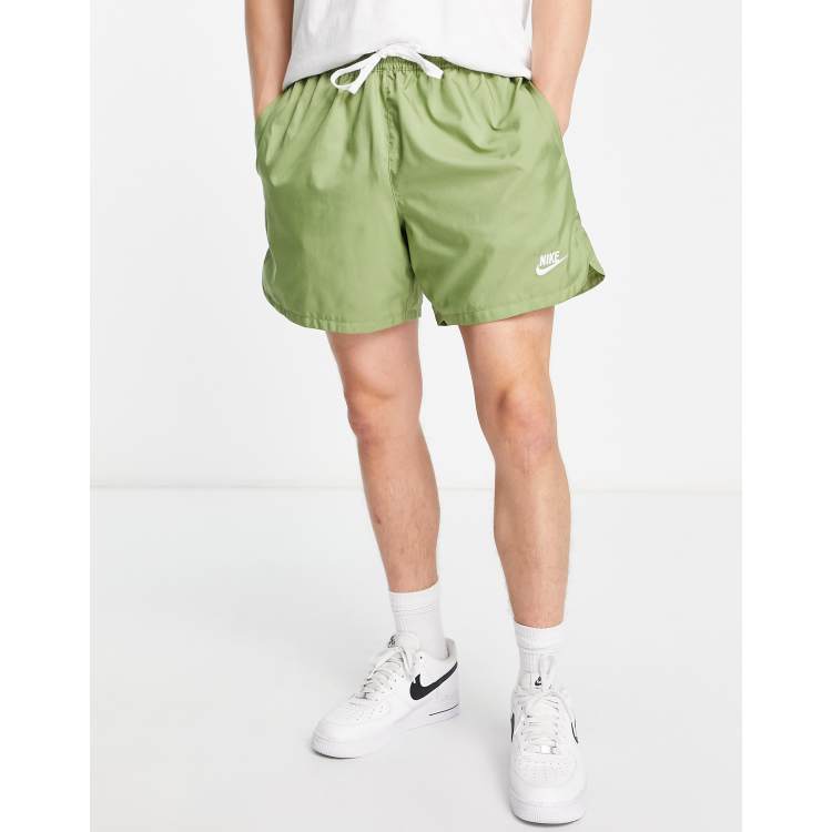 Nike woven 2025 shorts green