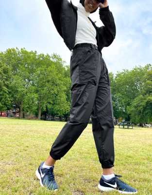 nike woven swoosh grey cargo pants with belt