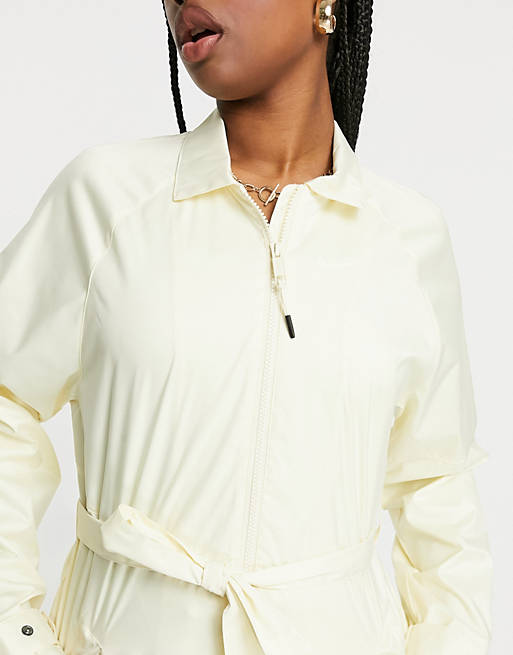 Women Nike woven trench coat in off white 