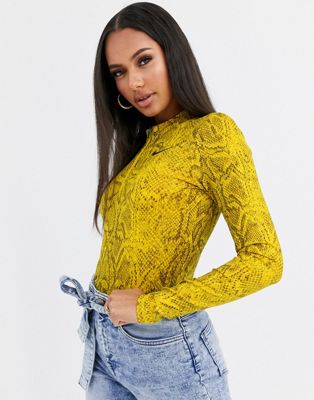 yellow snakeskin nike outfit