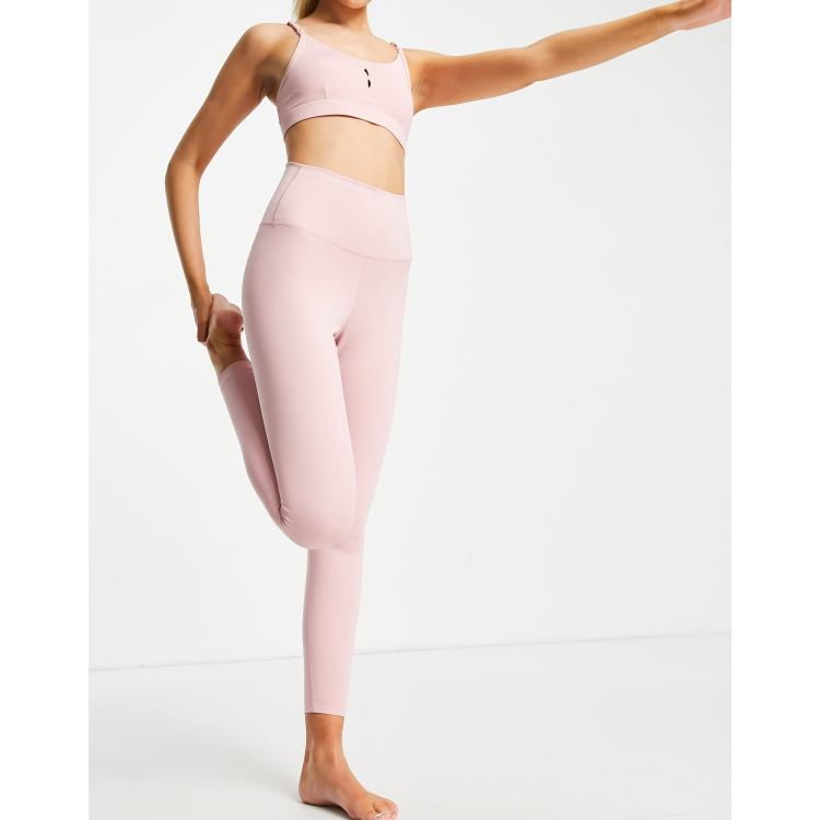 Light pink 2025 nike leggings