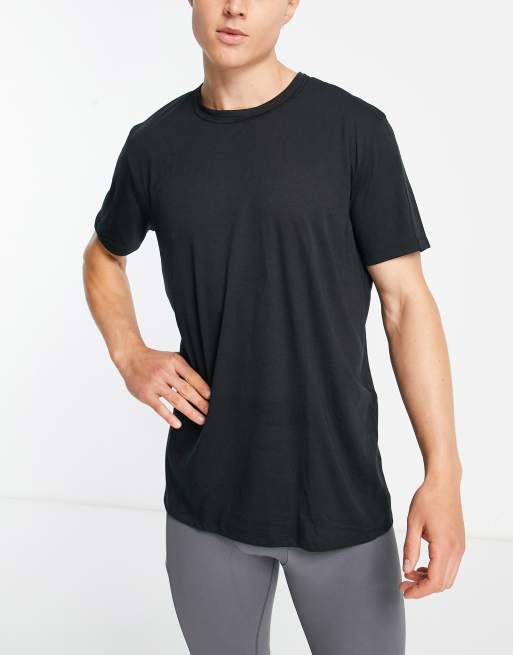 https://images.asos-media.com/products/nike-yoga-dri-fit-core-t-shirt-in-black/201286527-1-black?$n_640w$&wid=513&fit=constrain