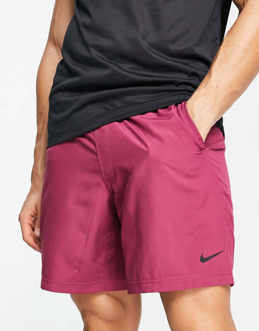 Nike Yoga – Dri-FIT Form – Shorts in Lila