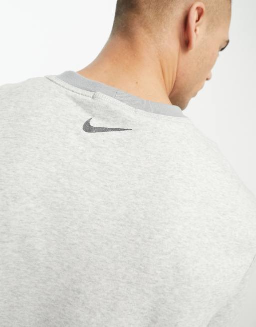 Nike Yoga Dri-FIT Men's Lightweight Pullover Hoodie, Smoke Grey/Iron  Grey/Heather/Black, Small : : Clothing, Shoes & Accessories