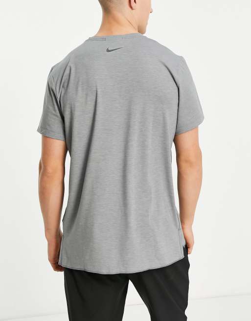 Nike Premium essentials logo t-shirt in grey with pocket