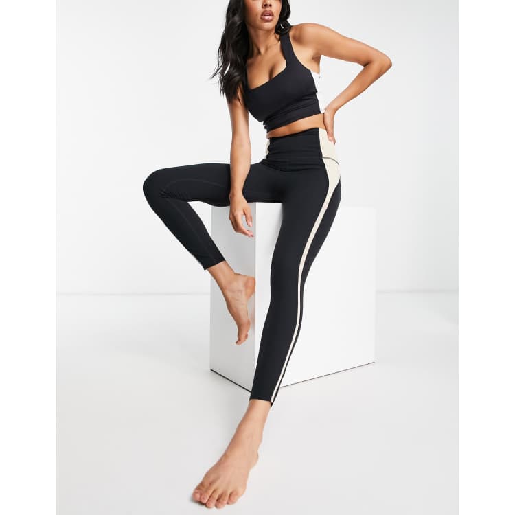 Nike Yoga Luxe 7/8 Length High Rise Legging W - Black – Manor.