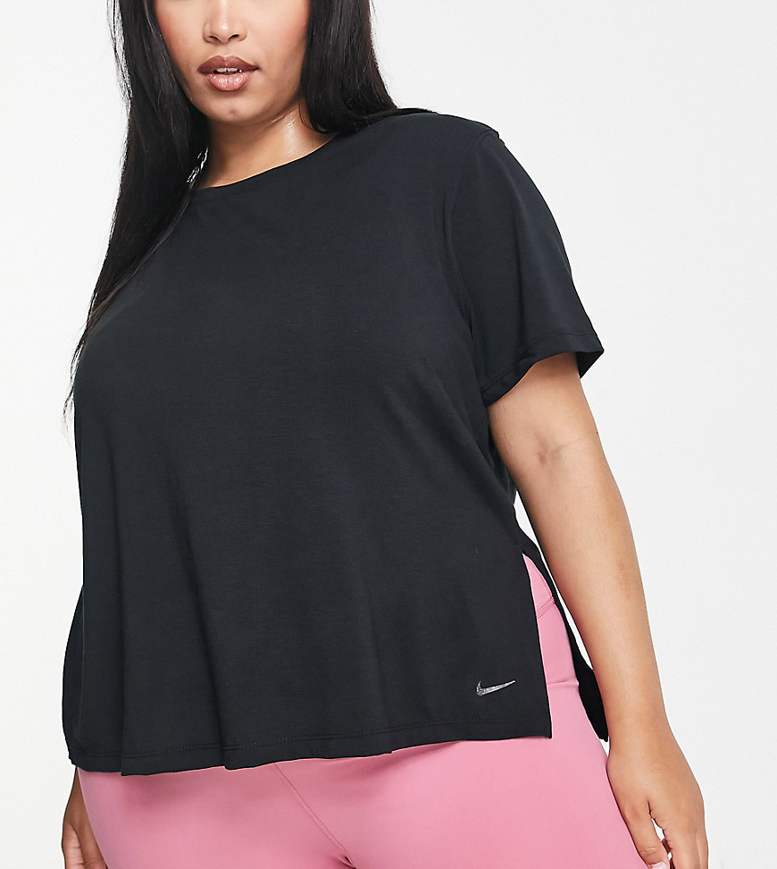 T-shirts by Nike Training Your new go-to Branded design Crew neck Short sleeves Regular fit