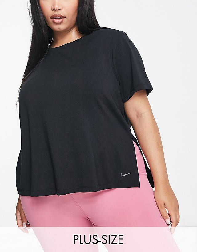 Nike Training - Nike Yoga Plus Dri-FIT split hem t-shirt in black