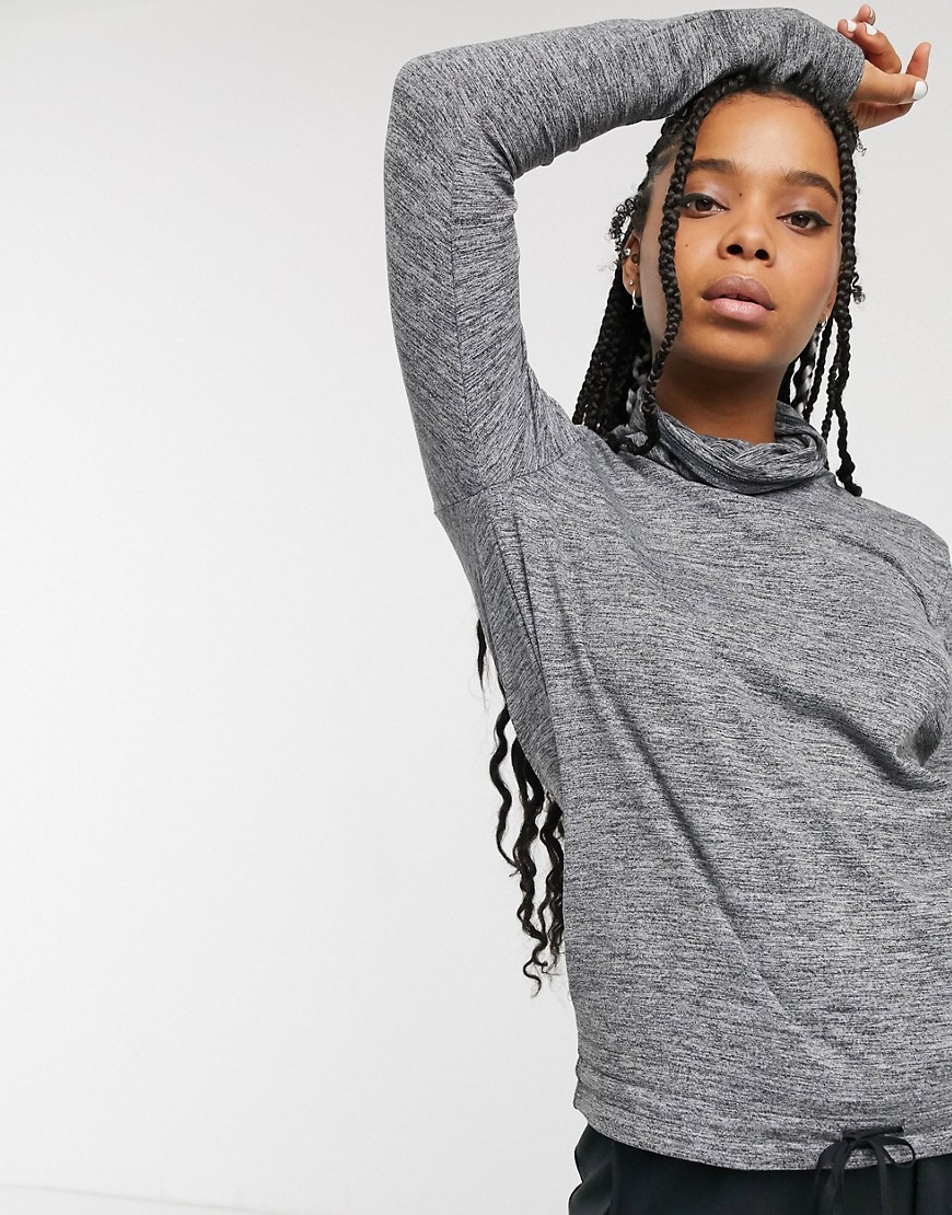 Nike - Yoga strandshirt met lange mouwen in grijs