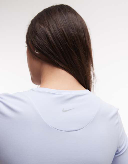 Nike Zenvy short sleeve top in light blue, 3 of 4