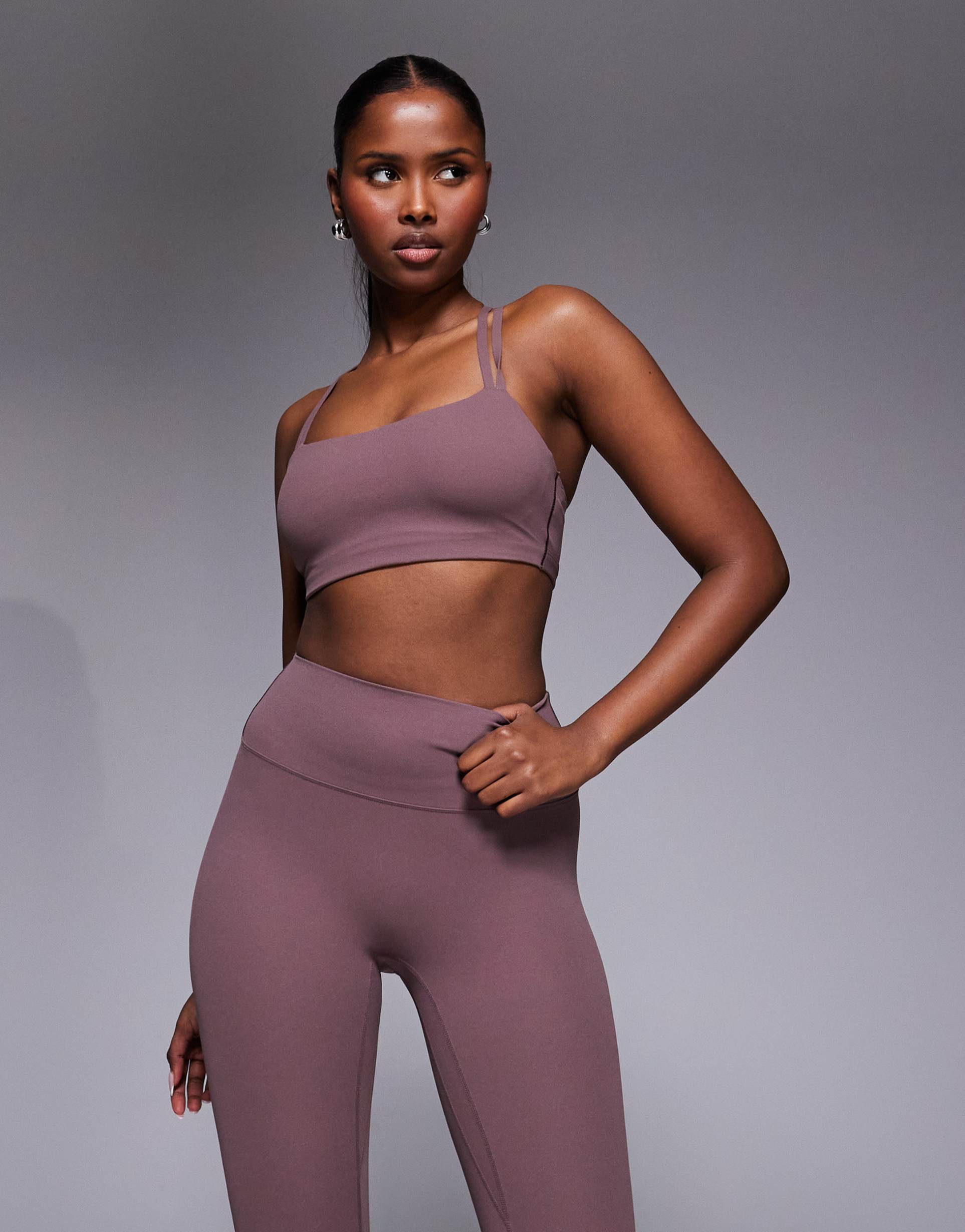 nike zenvy strappy bra in light brown