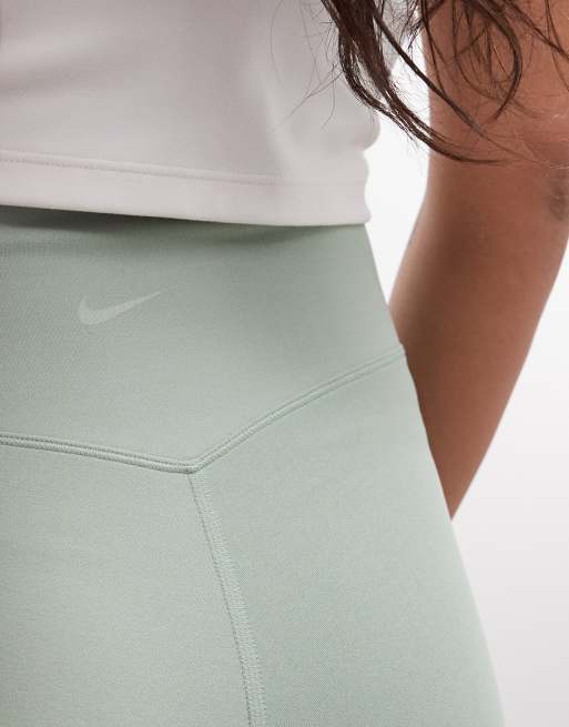 Nike Zenvy Training 5 inch shorts in light green , 3 of 5