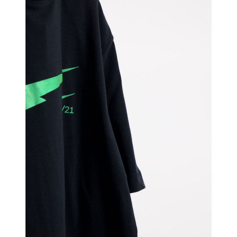 Top Activewear Nike - Zig Zag - T-shirt con logo nera
