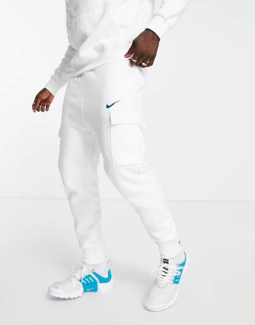 Nike – Zig Zag – Vita mjukisbyxor av fleece i cargostil med logga