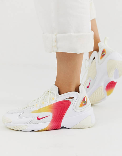 Nike - Zoom 2K - Sneakers in wit en oranje