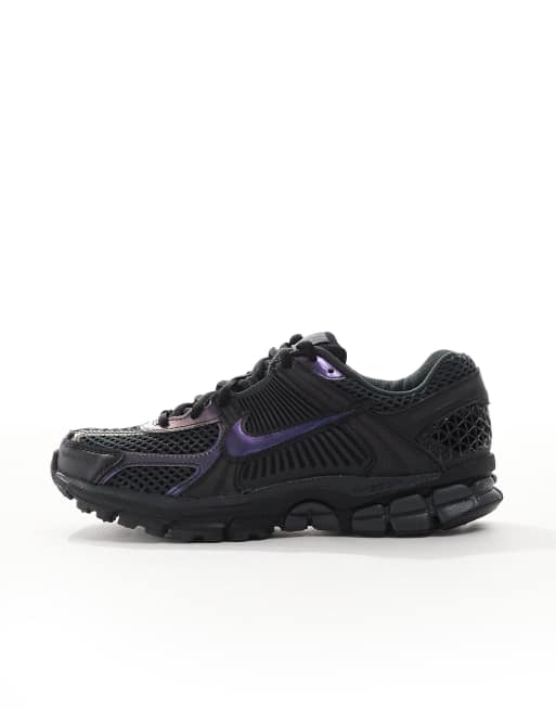 Nike Zoom 5 Vomero sneakers in black iridescent 