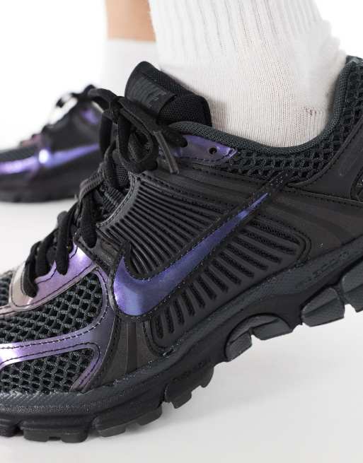 Nike Zoom 5 Vomero sneakers in black iridescent 