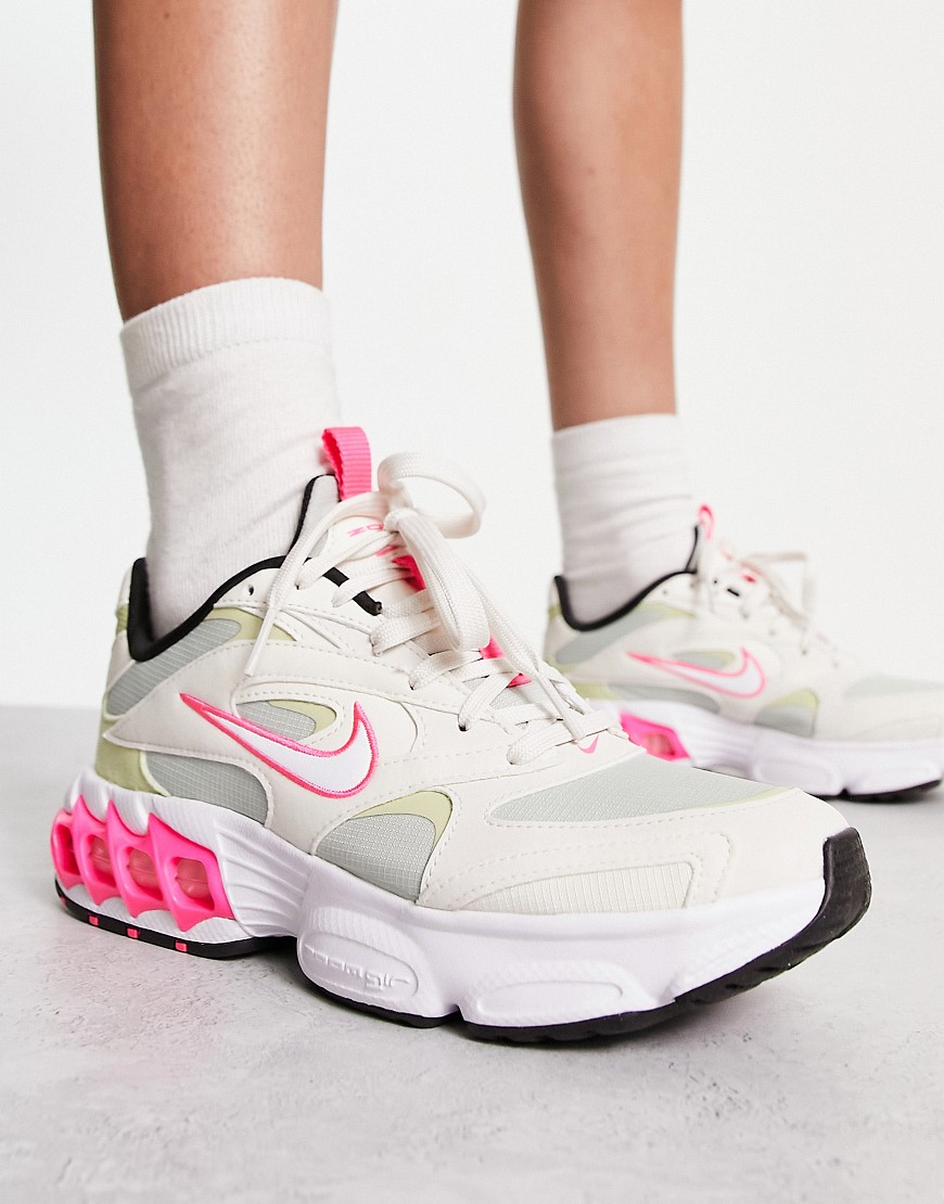 Nike Zoom Air Fire trainers in silver and hyper pink