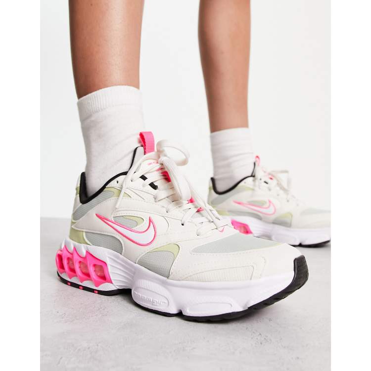 Nike Zoom Air Fire trainers in silver and hyper pink