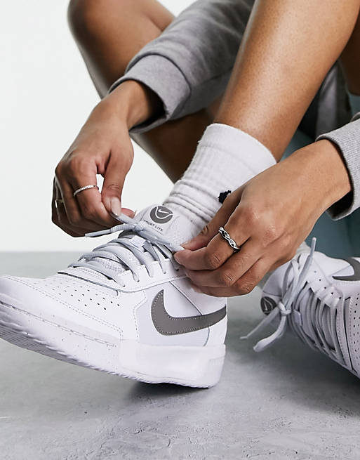 Brisa mezcla estimular Nike Zoom Court Lite 3 sneakers in white | ASOS