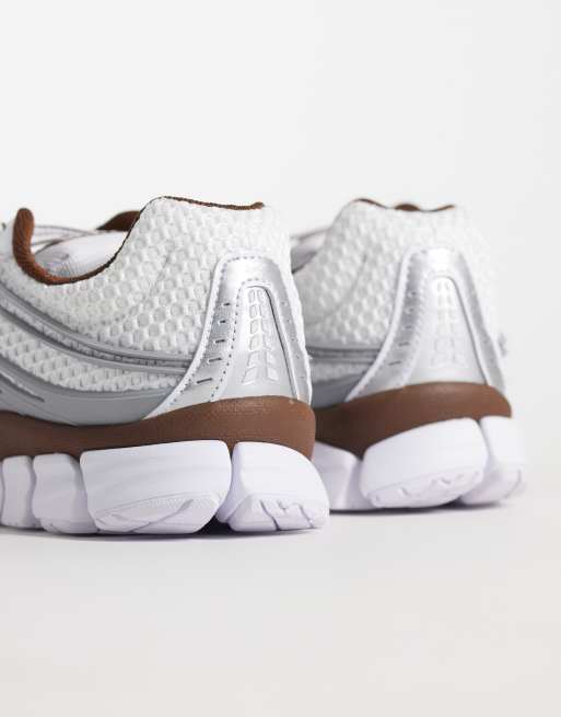 Nike Zoom Skylon 11 Sneaker in Weiß und Braun, 2 von 5
