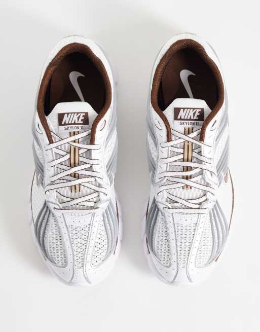 Nike Zoom Skylon 11 Sneaker in Weiß und Braun, 3 von 5