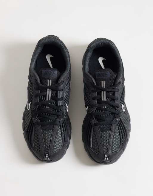 Nike Zoom Skylon 11 sneakers in black with gray details, 3 of 5