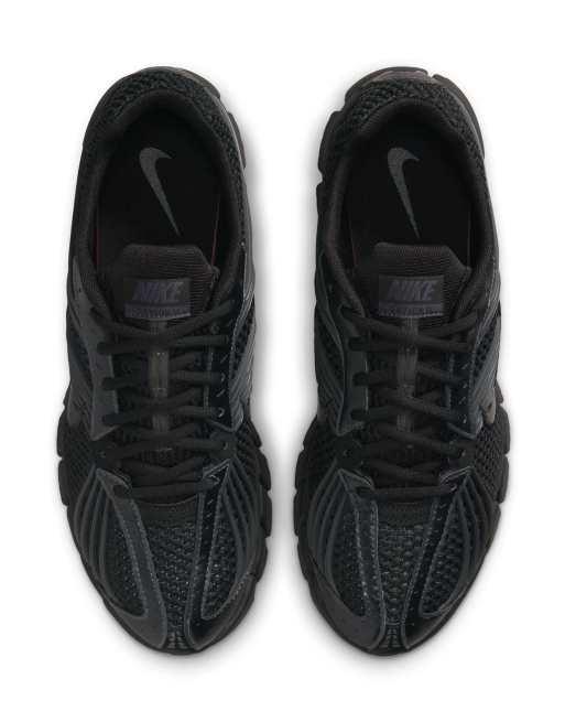 Nike Zoom Skylon 11 trainers in black, 2 of 4