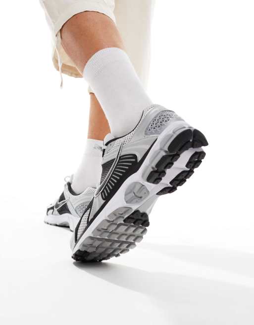 NIKEスニーカー　ZOOM VOMERO 5 Nike Zoom Vomero 5 Dover Street Market 20th Anniversary