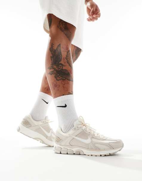 Nike – Zoom Vomero 5 – Kremowe buty sportowe unisex - view 1