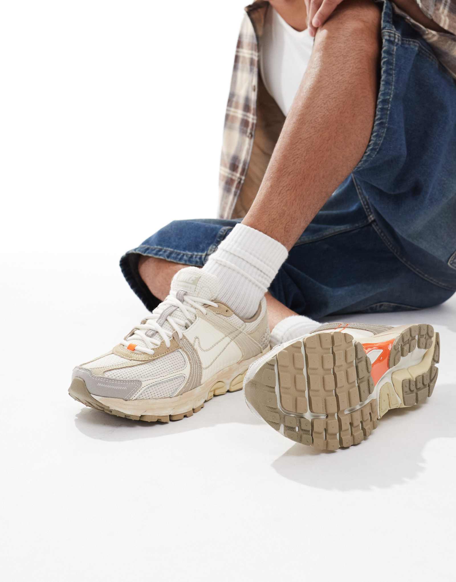 Кроссовки премиум-класса Nike Zoom Vomero 5 светло-коричневого цвета