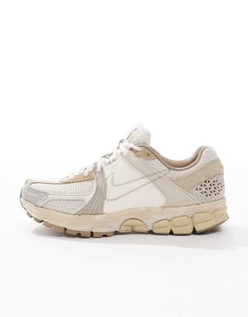 Nike Zoom Vomero 5 Premium sneakers in light brown, 2 of 5