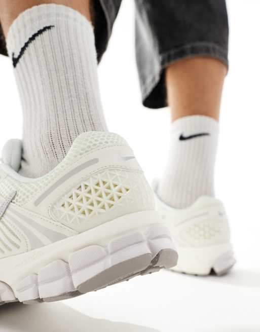 Nike Zoom Vomero 5 Premium sneakers in off-white and silver | ASOS