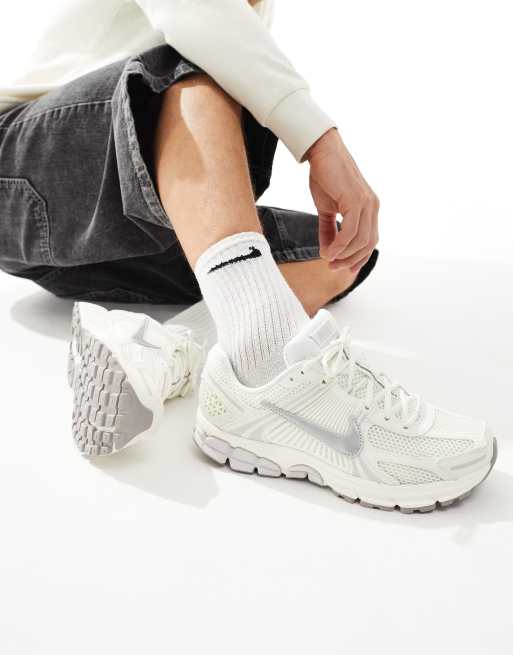 Nike Zoom Vomero 5 Premium sneakers in off-white and silver | ASOS