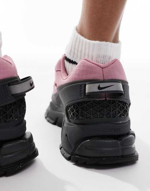 Nike – Zoom Vomero 5 Roam – Rosa och svarta träningsskor, 5 av 5