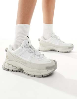 Nike Zoom Vomero 5 Roam Sneakers