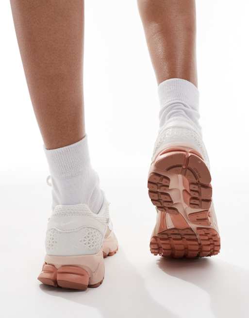 Nike – Zoom Vomero 5 – Rosa och vita sneakers, 3 av 5