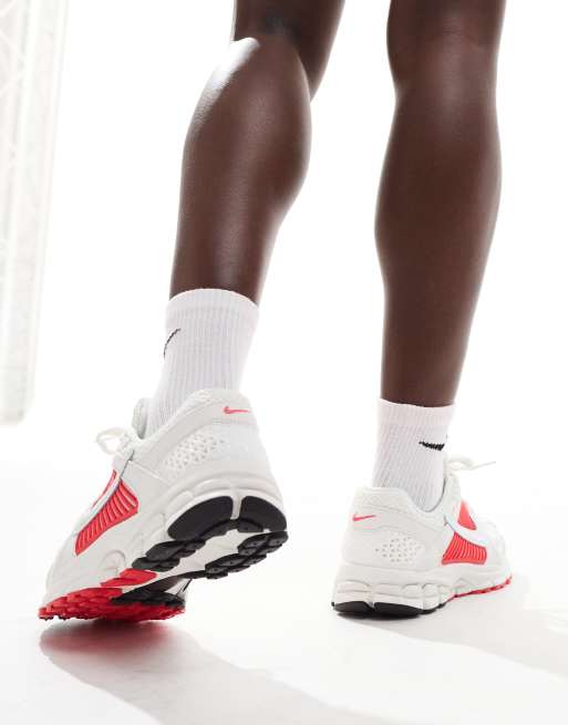 Nike – Zoom Vomero 5 – Sneaker in Rot, 3 von 5