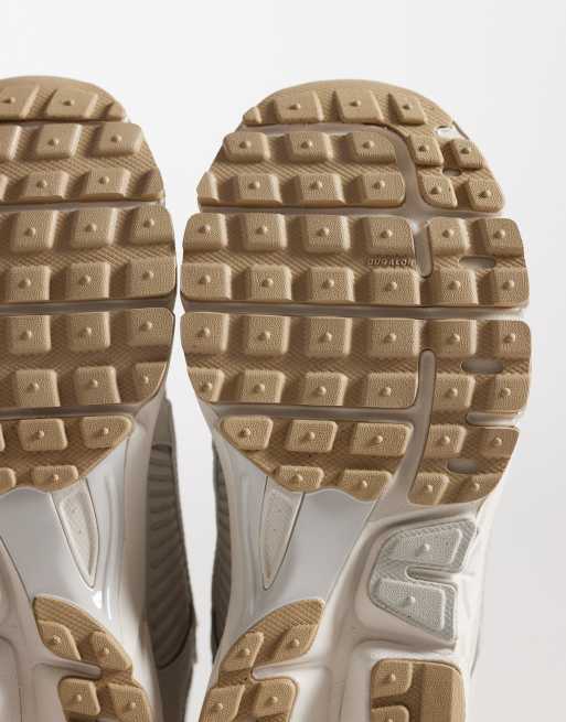 Nike – Zoom Vomero 5 – Sneaker in Wollweiß und Beige, 4 von 5