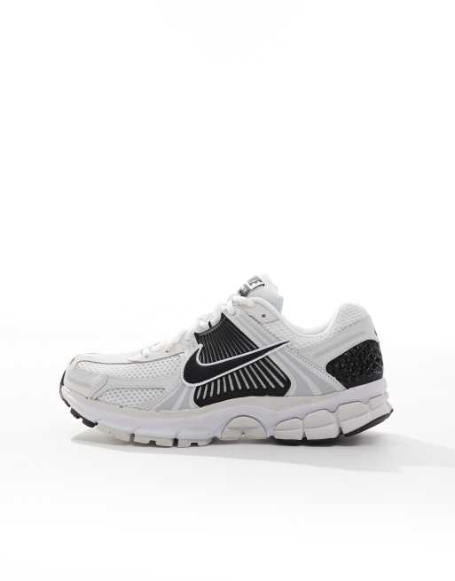 Nike Zoom Vomero 5 Sneakers bianche e nere