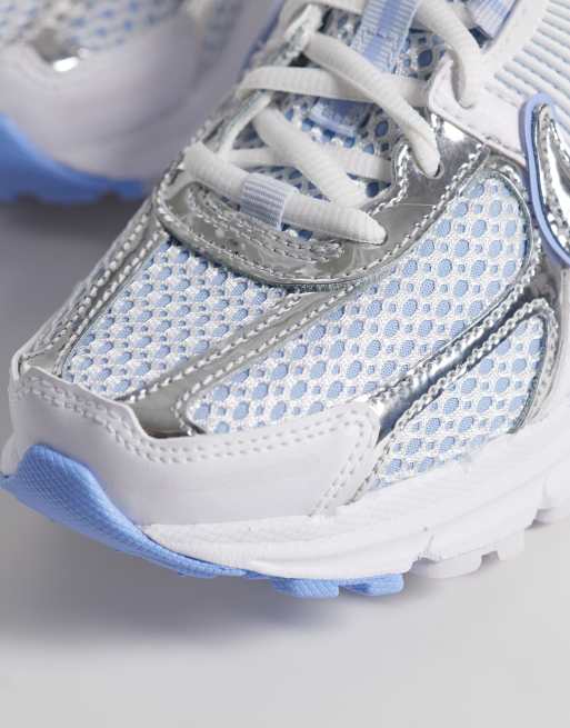 Nike Zoom Vomero 5 sneakers i metallisk sølv og blå, 4 af 5