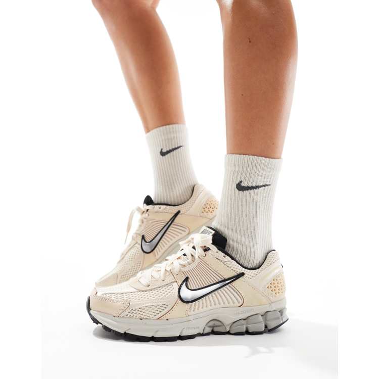 ◆送料無料◆NIKE ZOOM VOMERO 5 BONE BEIGE◆大人気◆正規品◆ First Look: Nike Zoom Vomero 5 “Bone Beige” | SNKRDUNK Magazine