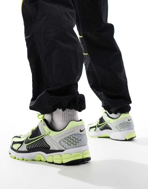 Nike Zoom Vomero 5 sneakers in black and green, 3 of 5