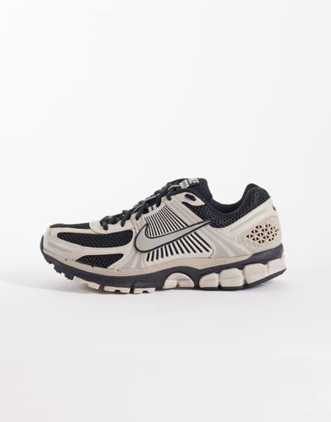 Nike Zoom Vomero 5 sneakers in black and metallic silver - view 1
