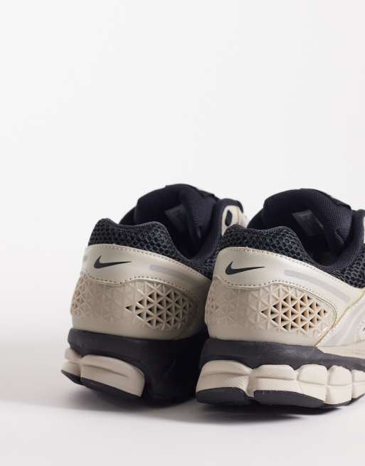 Nike Zoom Vomero 5 sneakers in black and metallic silver , 2 of 5