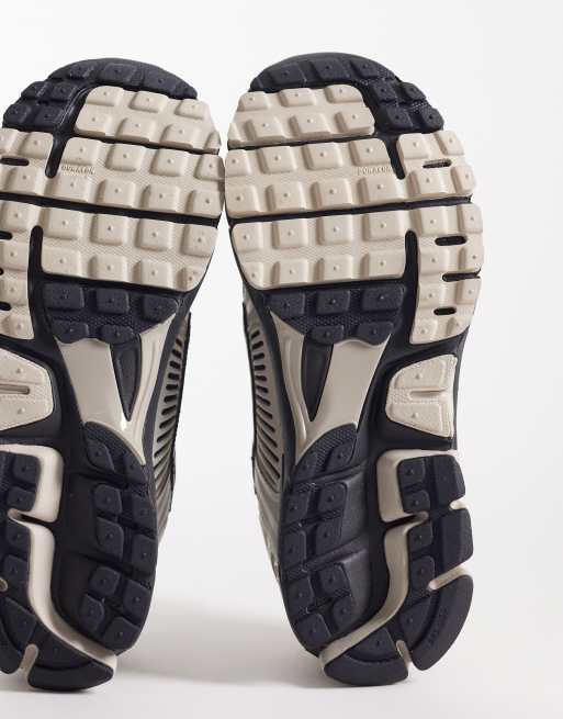 Nike Zoom Vomero 5 sneakers in black and metallic silver , 5 of 5